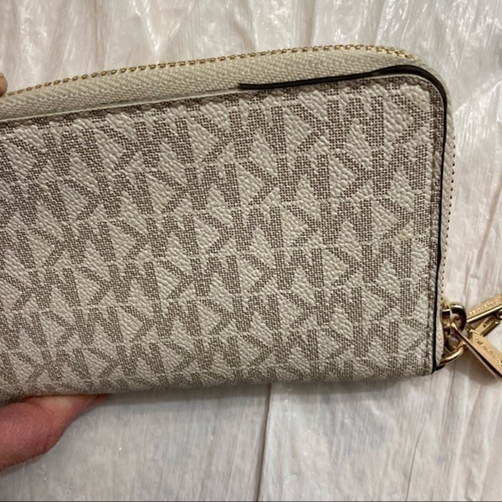 Michael kors white signature mk wristlet wallet clutch bag - Picture 7 of 16